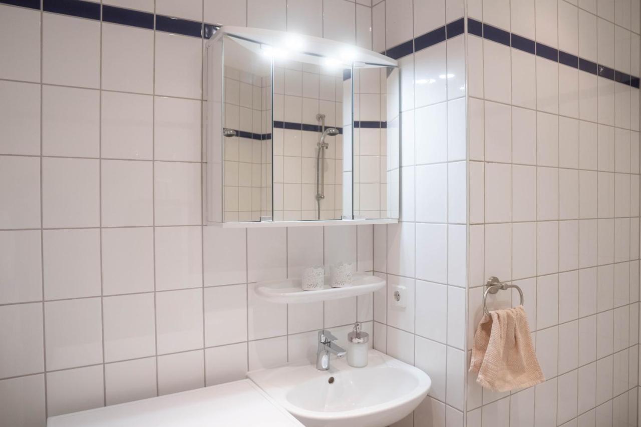 Gemutliche 45M² Wohnung Mit Netflix & Disney+ Erfurt Luaran gambar
